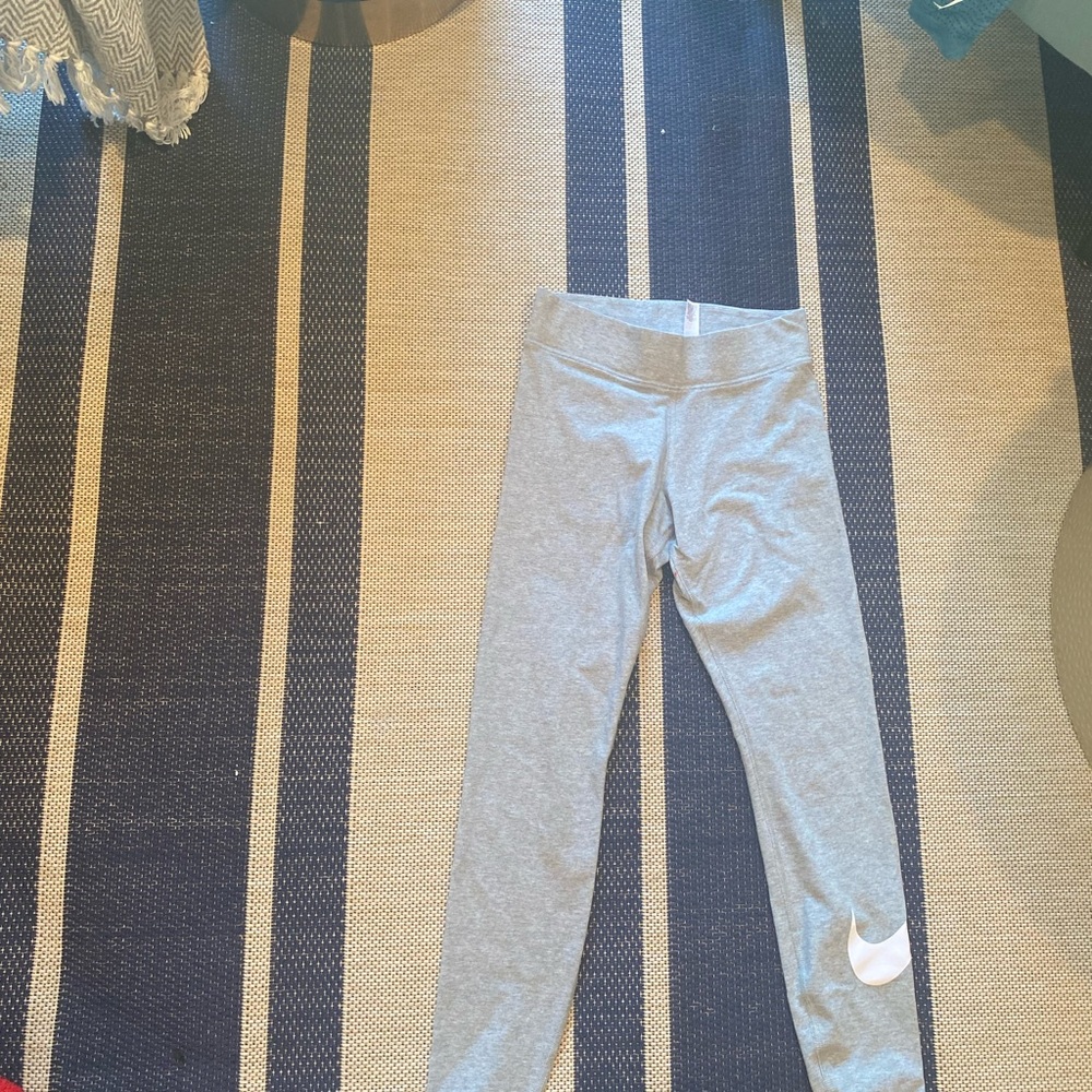Grey Nike leggings!